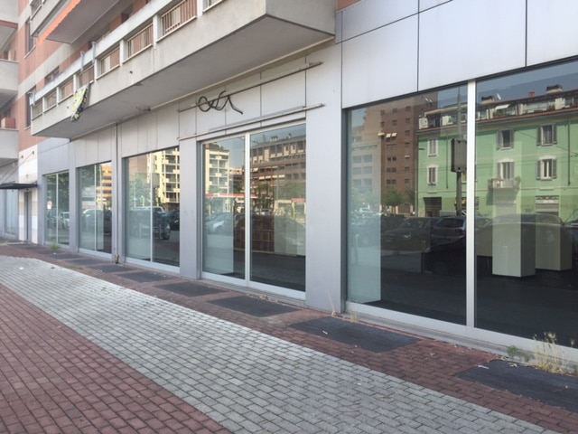 Spazio Commerciale – Milano  Via Ripamonti/ angolo Via Chopin